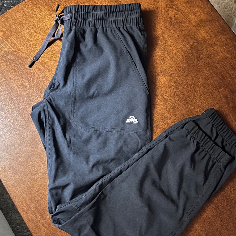 NWOT EMS Women's Techwick Allegro Jogger Active Athleisure Pants in Black size 0